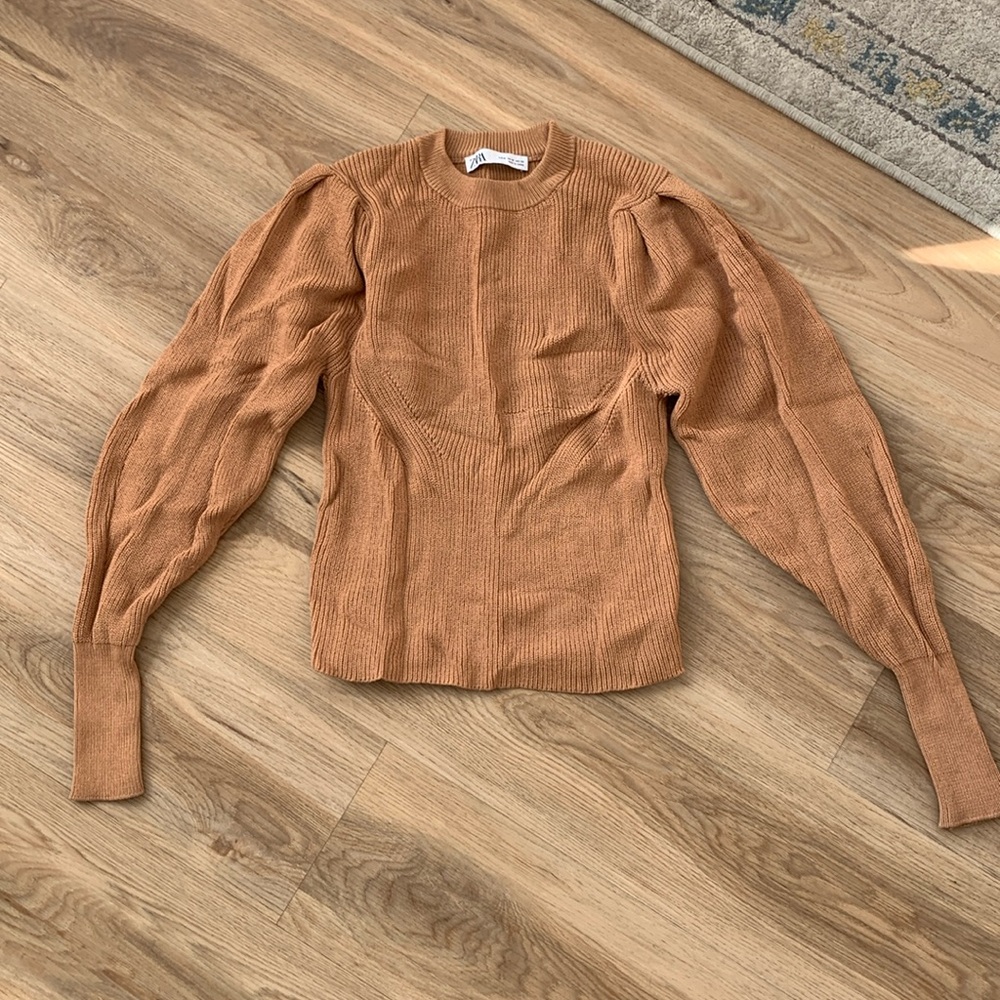 Zara size M puffed sleeve sweater